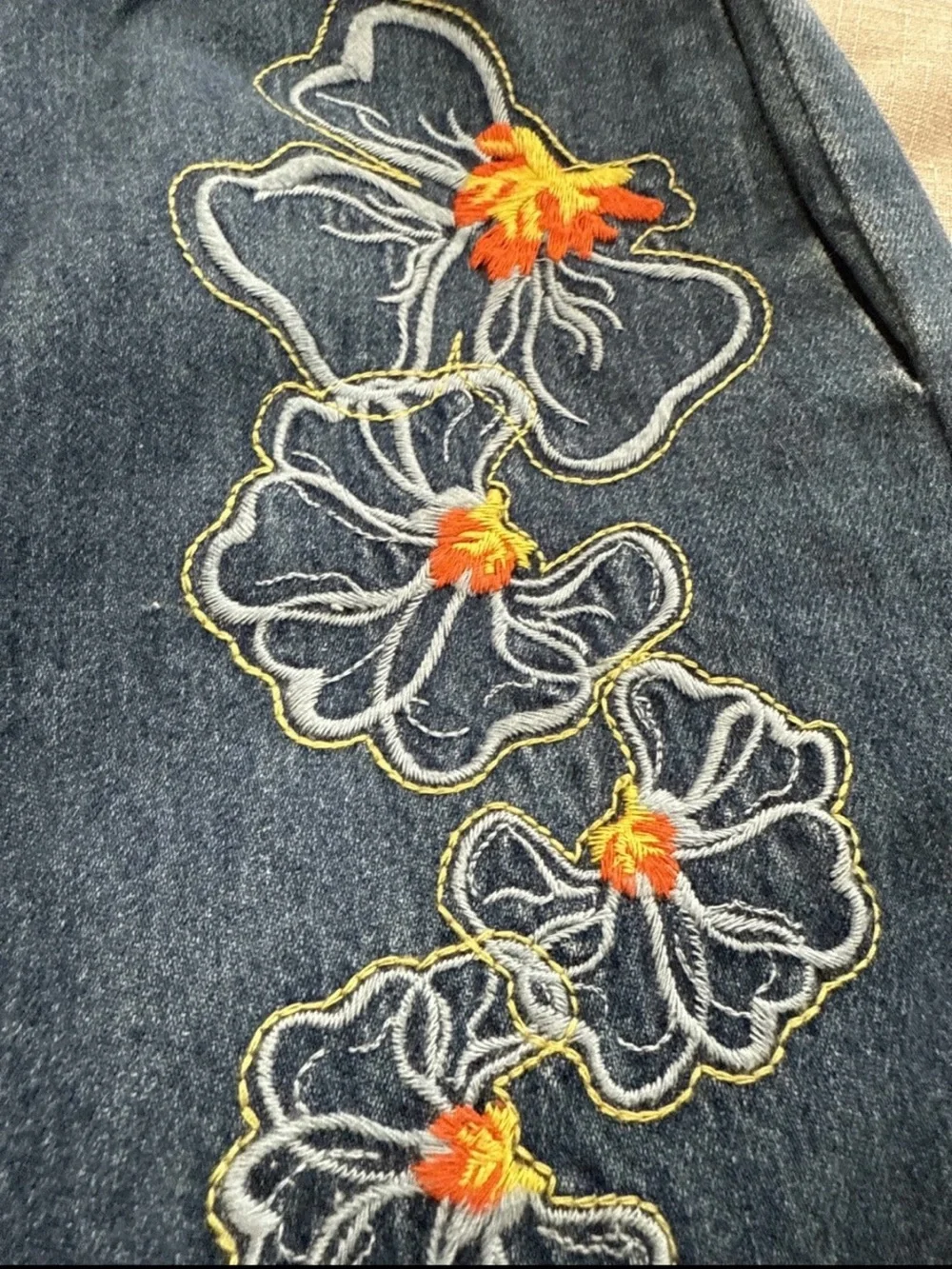 DRIFTWOOD Blue Floral Embroidered Wide Leg Jeans NWOT size Medium
